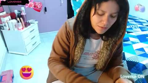 Snapshot of sonialatin69 chatting on 02/15/25, 12:11 sonialatin69 online show from 02/15/25, 12:11