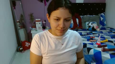 Snapshot of sonialatin69 chatting on 02/28/25, 10:39 sonialatin69 online show from 02/28/25, 10:39