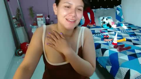 Snapshot of sonialatin69 chatting on 03/01/25, 12:12 sonialatin69 online show from 03/01/25, 12:12