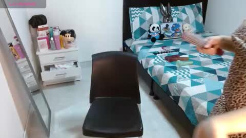 Snapshot of sonialatin69 chatting on 09/15/25, 12:27 sonialatin69 online show from 09/15/25, 12:27