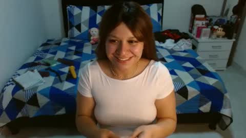 Snapshot of sonialatin69 chatting on 09/20/25, 12:44 sonialatin69 online show from 09/20/25, 12:44