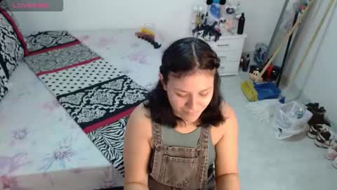 Snapshot of sonialatin69 chatting on 02/13/26, 02:02 sonialatin69 online show from 02/13/26, 02:02