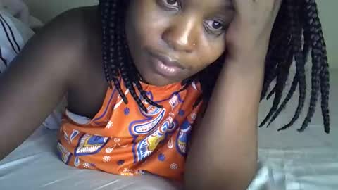 sonnia02 online show from 12/04/25, 11:02