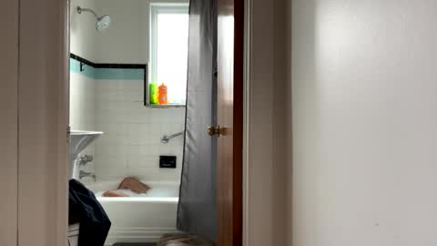 Sonny Madraga online show from 12/22/25, 06:27