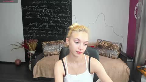 Snapshot of sonnysofia chatting on 05/29/26, 05:49 Sonya online show from 05/29/26, 05:49