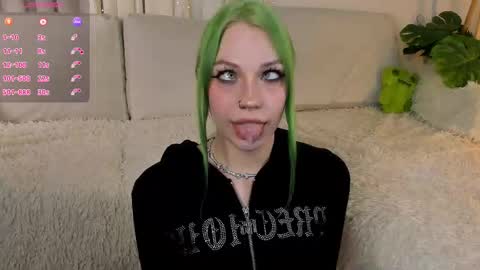 Snapshot of sono_sharingan chatting on 02/08/26, 10:57 Your ghost wife online show from 02/08/26, 10:57