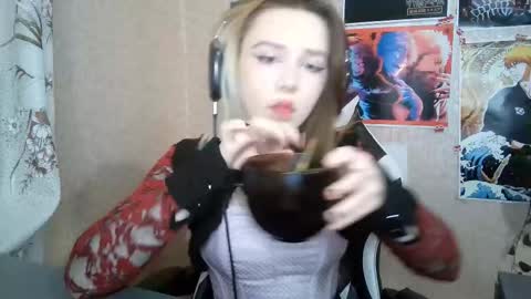 Mila online show from 03/20/26, 04:12