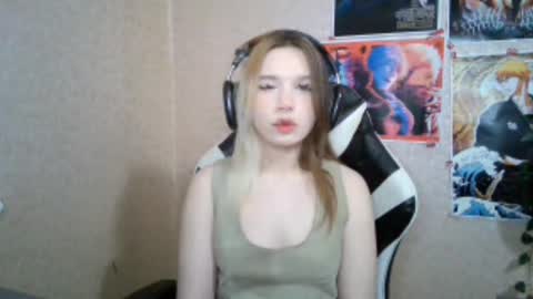 Mila online show from 03/31/26, 03:23