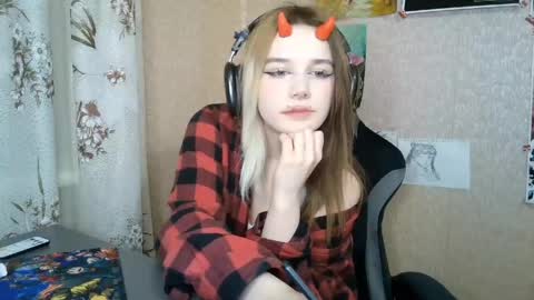 Mila online show from 04/18/26, 07:58