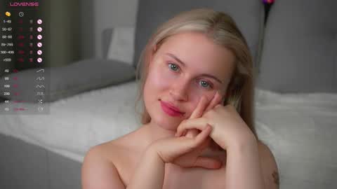 Eva 3 online show from 09/18/25, 09:17