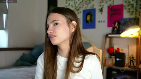 Eva 3 online show from 04/15/26, 08:43