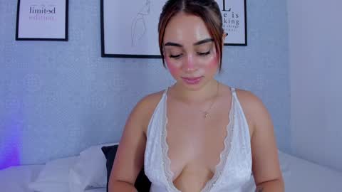 Snapshot of soph1a_ chatting on 02/03/25, 07:42 Sophia online show from 02/03/25, 07:42