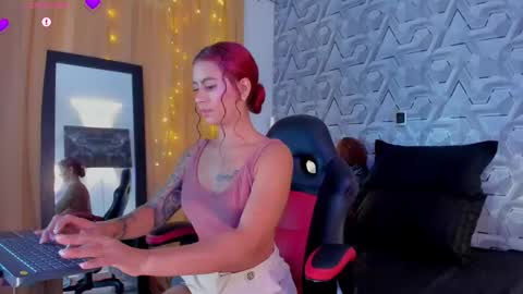 sophie online show from 10/28/25, 02:42