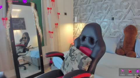 sophie online show from 05/02/26, 03:33