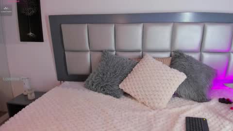 Snapshot of sophi_leone_ chatting on 02/26/26, 12:04 sophi Leone online show from 02/26/26, 12:04