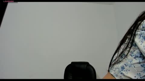 sophia_118 online show from 11/23/25, 06:30