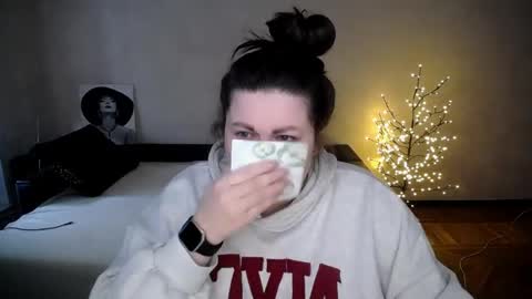 sophia__olsen online show from 04/17/26, 06:16