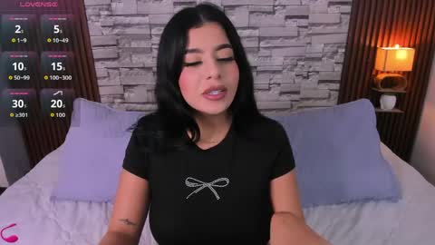 Snapshot of sophia_deluxe18 chatting on 05/28/26, 04:32 SOFI online show from 05/28/26, 04:32