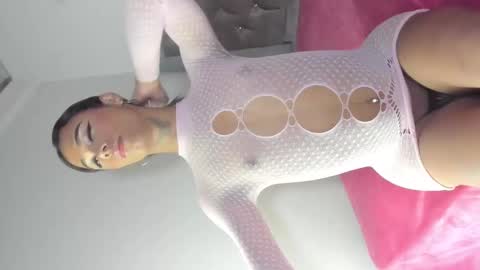 sophia_horny19 online show from 10/25/25, 06:43