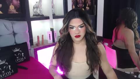 sophia_hott01 online show from 10/06/25, 12:35