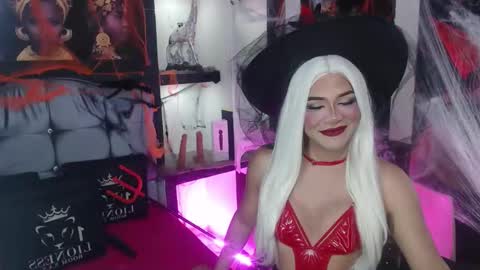 sophia_hott01 online show from 10/25/25, 11:51