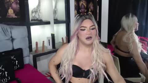 sophia_hott01 online show from 11/03/25, 12:28