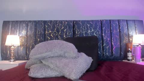 Sofia  online show from 12/05/25, 01:52