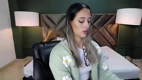 Sofia online show from 03/08/25, 11:48