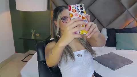 Sofia online show from 09/20/25, 03:02