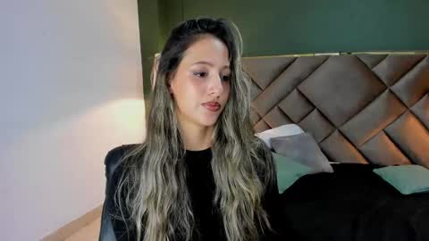 Snapshot of sophia_loreenn chatting on 01/31/26, 07:23 Sofia online show from 01/31/26, 07:23