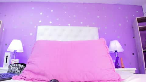 Sophia  online show from 10/31/25, 08:10