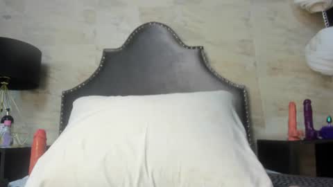 Sophia  online show from 06/18/26, 07:51