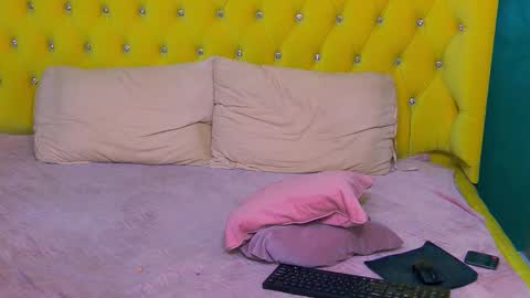 sophia smith4146 online show from 12/15/25, 05:01