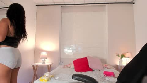  S O P H I A  online show from 02/09/26, 12:20