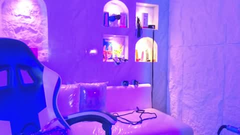 Sophia online show from 04/12/26, 03:00