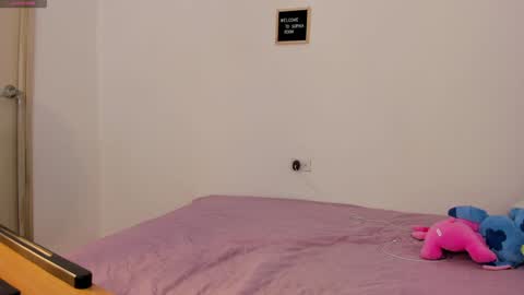 Michelle online show from 01/11/25, 04:25