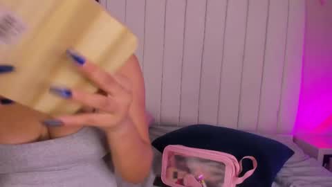 Michelle online show from 06/04/26, 02:23