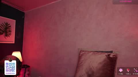 Snapshot of sophia_wilsonn_ chatting on 06/27/26, 12:44 Sofi online show from 06/27/26, 12:44