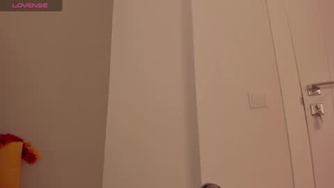 Snapshot of sophiaa_sensual chatting on 01/08/25, 01:42 Sophia online show from 01/08/25, 01:42