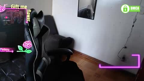 sophiaa_vega_ online show from 01/12/26, 02:00