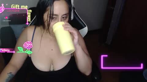 sophiaa_vega_ online show from 03/01/26, 11:01