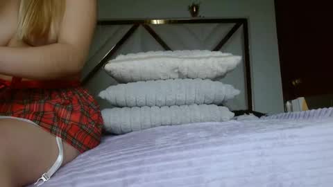 SophiaLee online show from 01/17/26, 12:48