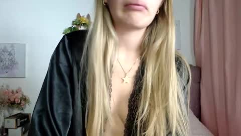 SophiaLee online show from 03/11/26, 12:38