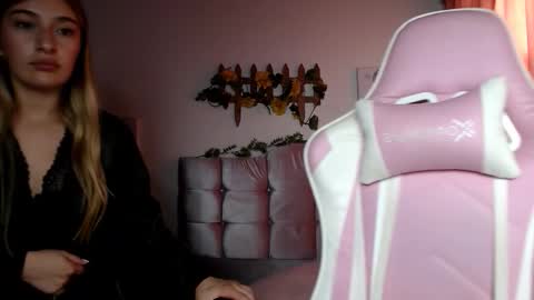 SophiaLee online show from 03/24/26, 10:37