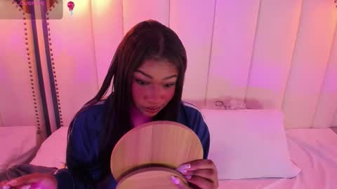 Sophie online show from 12/19/25, 12:01