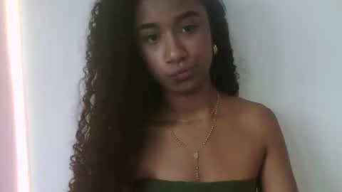 Snapshot of sophiacastro19 chatting on 02/23/26, 07:44 Sophia online show from 02/23/26, 07:44