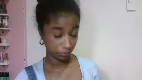 Snapshot of sophiacastro19 chatting on 03/04/26, 06:36 Sophia online show from 03/04/26, 06:36