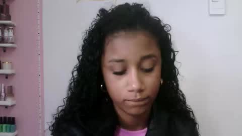 Snapshot of sophiacastro19 chatting on 03/19/26, 01:26 Sophia online show from 03/19/26, 01:26