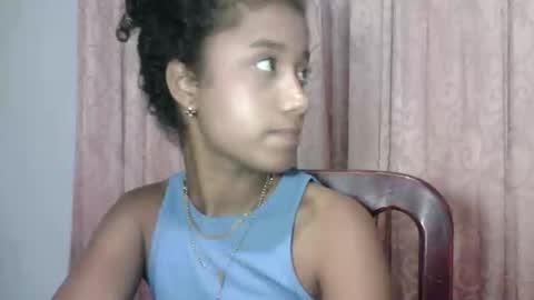 Snapshot of sophiacastro19 chatting on 05/26/26, 02:29 Sophia online show from 05/26/26, 02:29