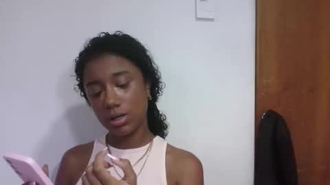 Snapshot of sophiacastro19 chatting on 05/28/26, 10:40 Sophia online show from 05/28/26, 10:40